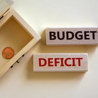 Deficit 2