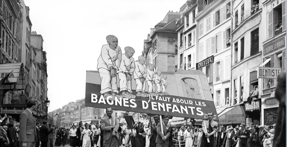 Manifestation bagnes 1937 copie jpg